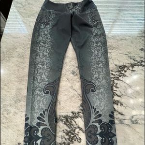5 for $20 Niyama sz S Leggings, new without tags